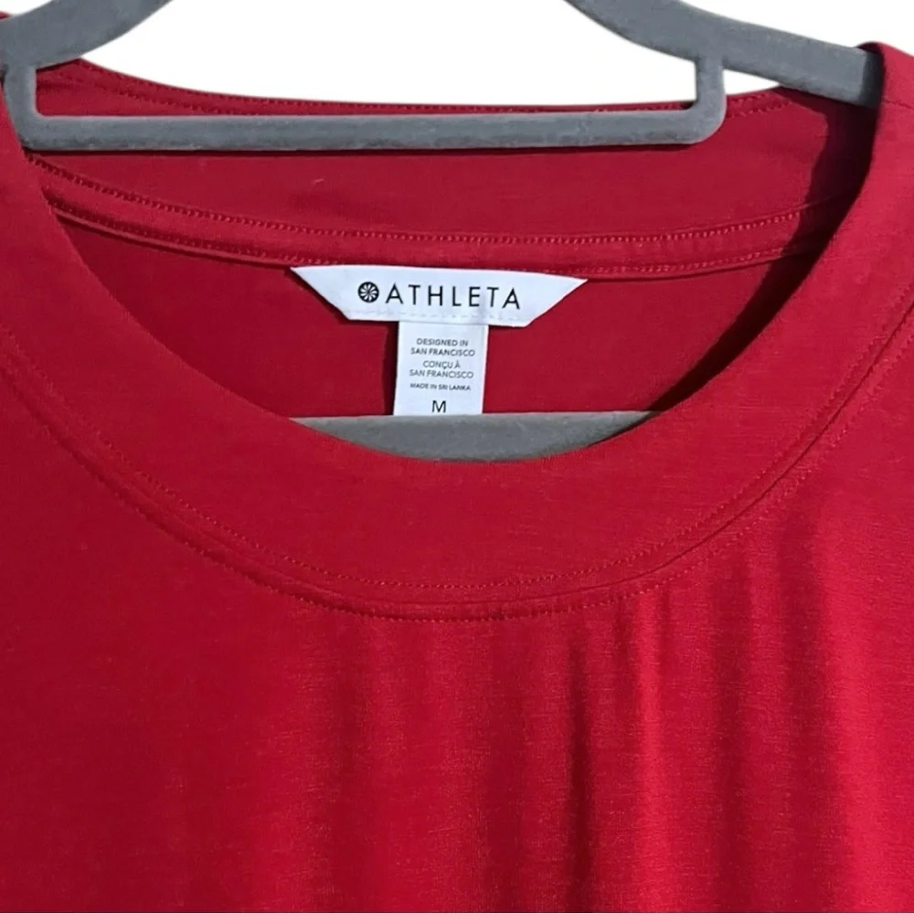 Athleta Balloon 3/4 Sleeve Matador Crewneck Scoop Hem Tee in Red Medium